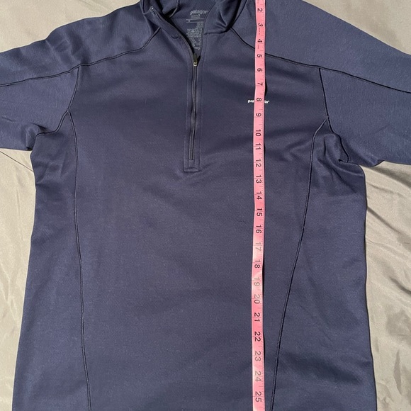 Patagonia 1/4 zip pullover. - Picture 7 of 7